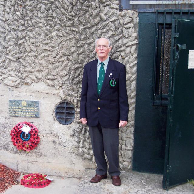 Ted 'Dutch' Holland (No.3 Cdo) at the Merville Battery