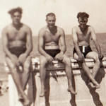 No.2 Commandos Peter Smith (left) and Jack White (centre), and a dispatch rider, Ravenna