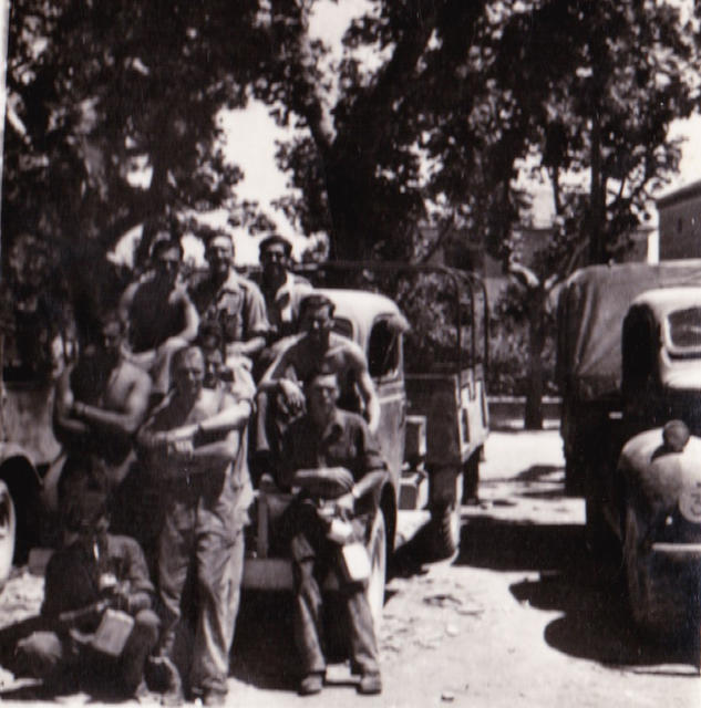 No.2 Commandos with transport
