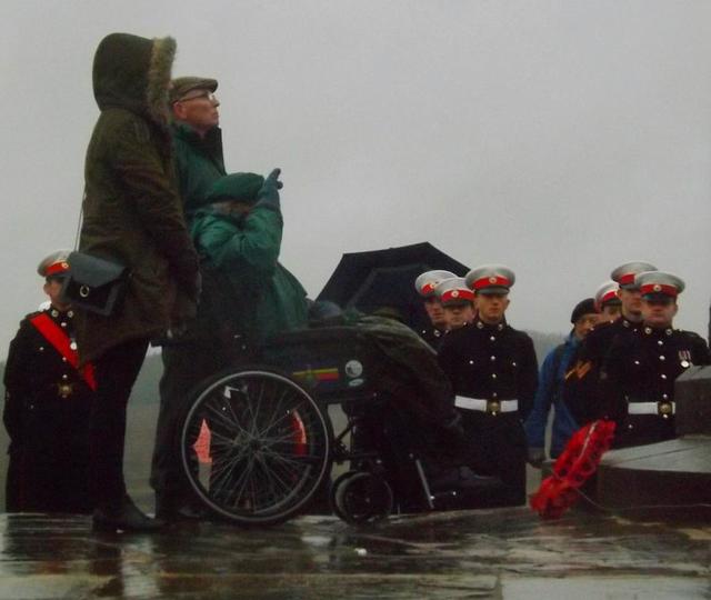 Jim Kelly, 41 RM Cdo, pays his respects