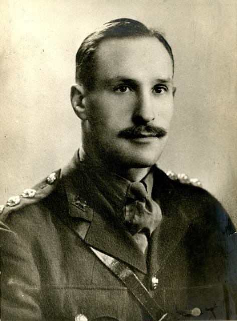 Captain Douglas Malcolm Davidson MC, No.1 Cdo., died of wounds 16/3/43 N. Africa.