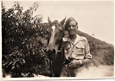 Unknown No 5 Commando with horse