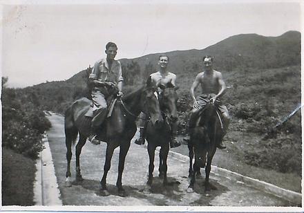 Fred Palmer No 5 Cdo. (centre) and pals