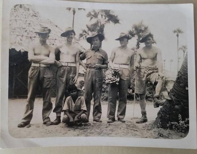 Pte Thomas Hall and pals. No.1 Commando