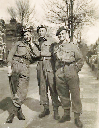 Mne. Kidwell (right) and others from 46RM Cdo.