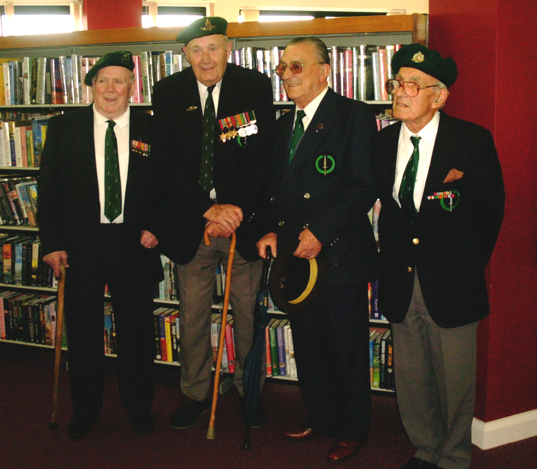 Plaque unveiling ceremony at Irvine Sept. 2003