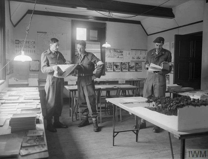 Capt K.M. Pammenter, No.5 Commando, School of Eastern Warfare, Brockenhurst.