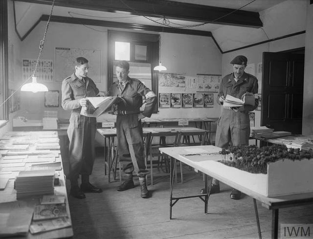 Capt K.M. Pammenter, No.5 Commando, School of Eastern Warfare, Brockenhurst.