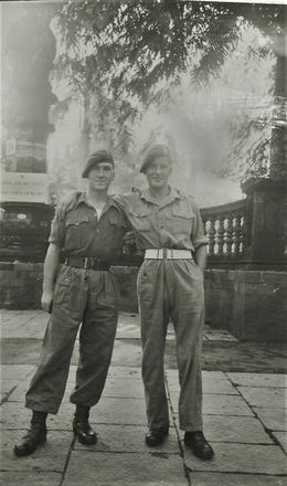 Terry Duddy No.5 Commando and pal, Bombay