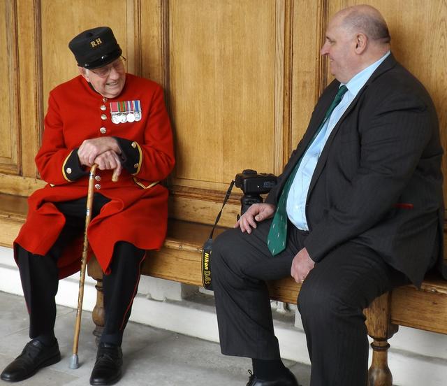 In-Pensioner, Fred Rooke, REME and Dick Goodwin.