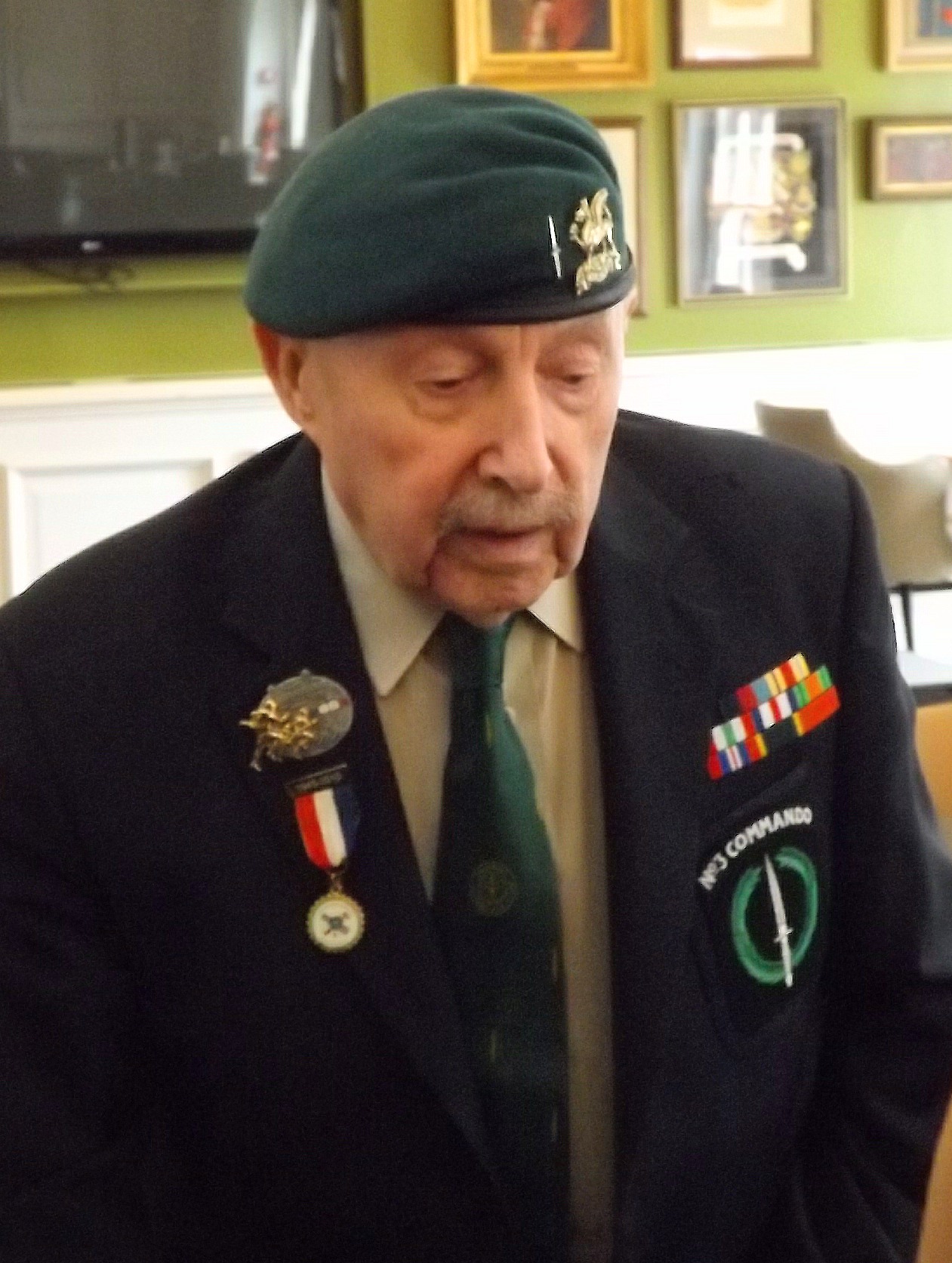 Roy Cadman (No.3 cdo)