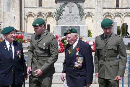 Pat Churchill (2nd from right) and others, Normandy June 2013