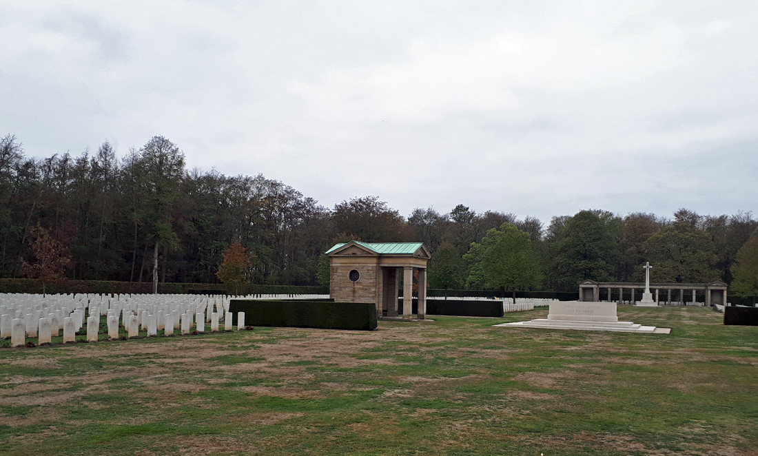 Rheinberg War Cemetery (3)