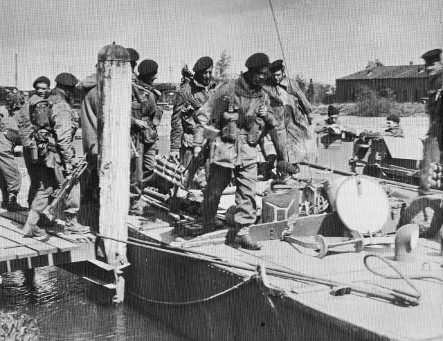 Y Troop of No.48 RM Commando boarding an ALC during Operation Bograt, Holland, April 1945.
