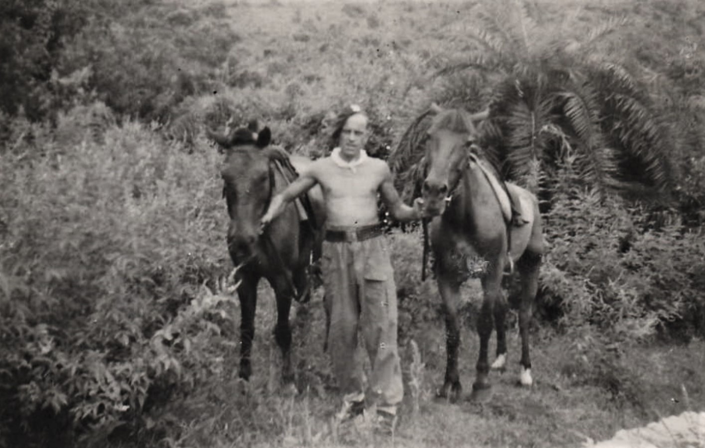 L/Cpl Pedder, No.5 Commando, with Race Ponies