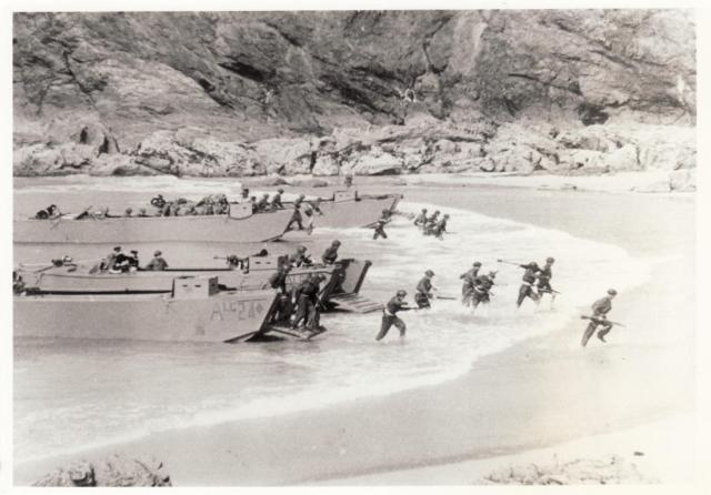 Amphibious assault training for No.1 Commando (1)