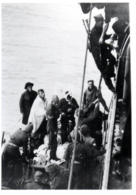 Operation Deepcut, 5 tp. No.1 Cdo., disembarking from ALC after the raid. 