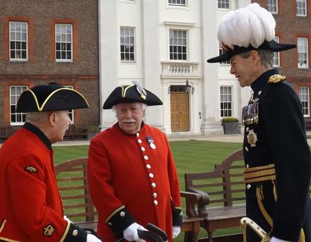 Roy Cadman (No.3 Cdo) & The Governor