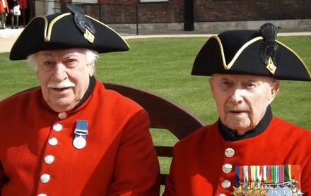 John Honey & Roy Cadman (No.3 Cdo) before the parade.