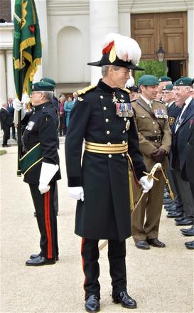 General Sir Adrian Bradshaw, KCB, OBE, Governor of The RH Chelsea, inspects the Commando Veterans.