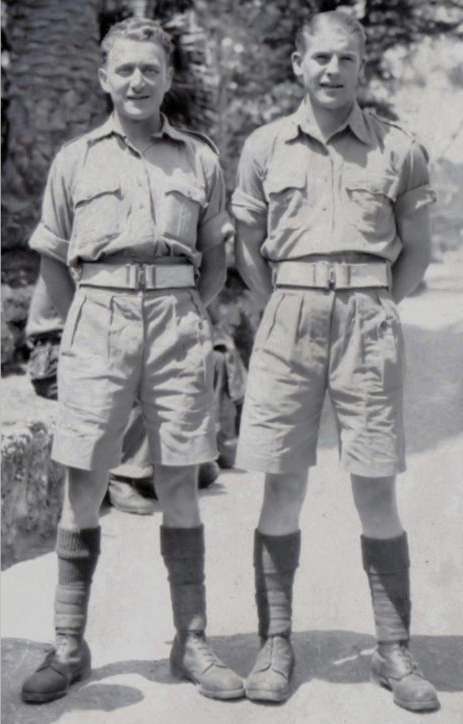 Doug Twiddy (left) and Walter Ainslie, No.2 Commando 5 Troop