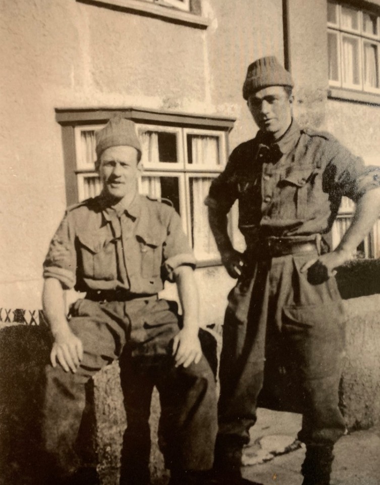Sgt Geoff Broadman & pal, No.10(IA) Commando 3 Troop ('X' Troop)