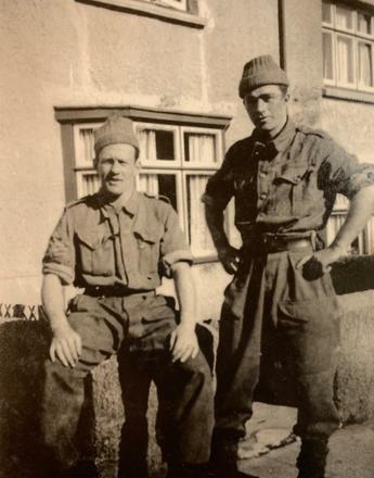 Sgt Geoff Broadman & pal, No.10(IA) Commando 3 Troop ('X' Troop)