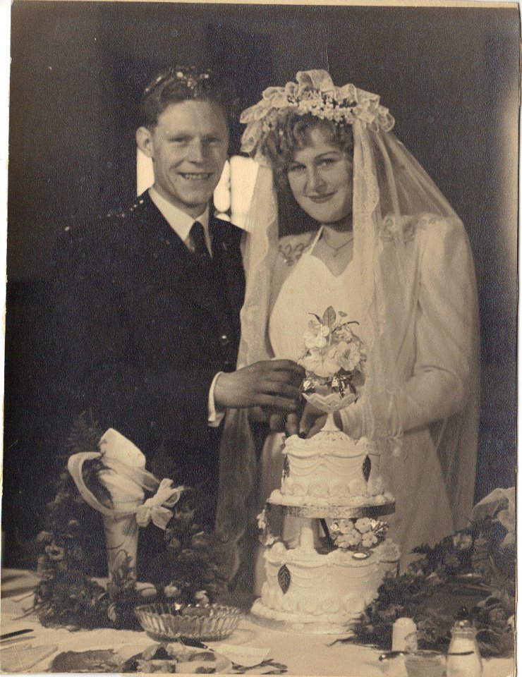 Robert Albone (No.4 Cdo) and his wife Chris