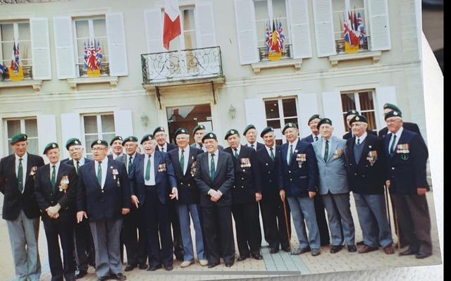 47RM Commando 'Y' Troop veterans at Normandy - 49th anniversary