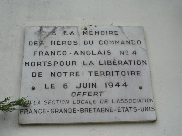 No.4 Commando plaque, Ouistreham (1)