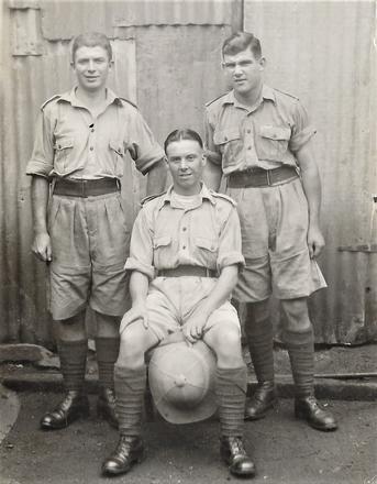 Mne. Gordon Smith (left) and others