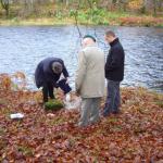 Bill, Stan and Geoff scatter Bobs ashes