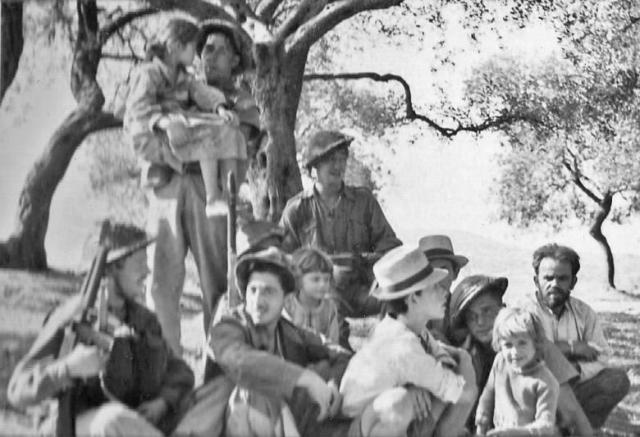 Bill Aspey, Harry Heaton, and other, No.2 Commando 5 troop