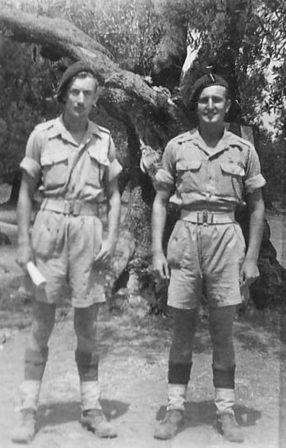 Eric Buckmaster (left) and his brother Stanley, both No.2 Commando 5 Troop