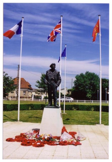 Montgomery statue ( Colleville-Montgomery - Calvados )